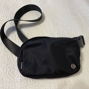 Lululemon Everywhere Belt Bag